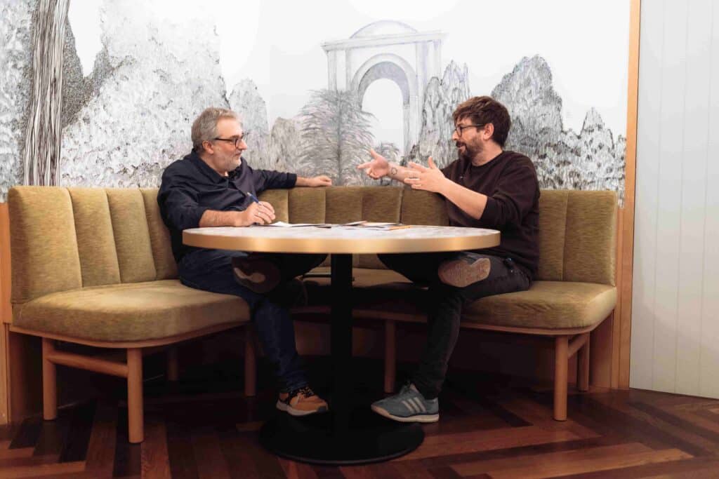 L'artista Pau Vallbé i el periodista Andreu Mas